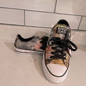 Women’s converse